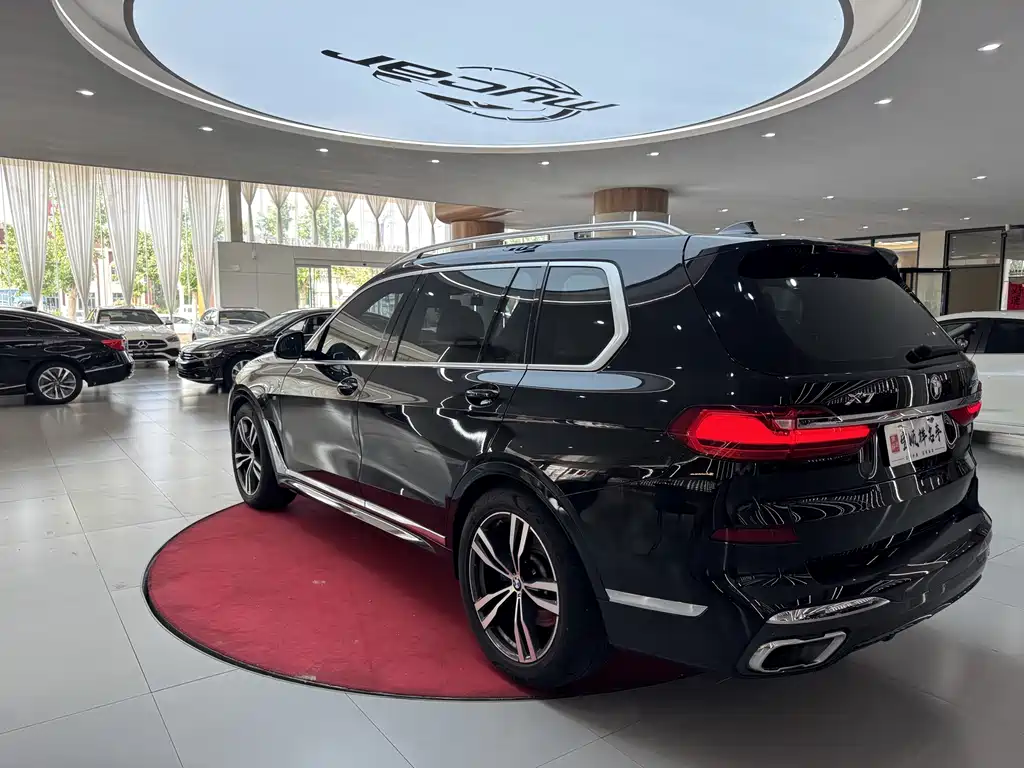 BMW X7 xDrive40 i Premium M Sport Package
