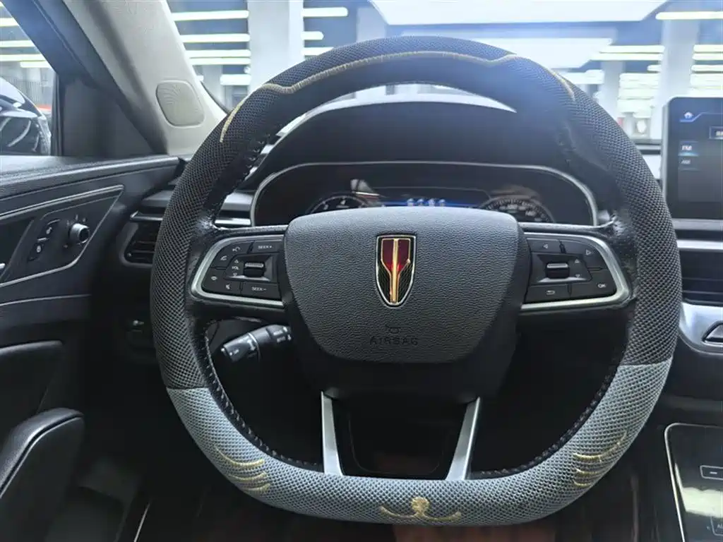 Hongqi H5 1.5 T DCT Flagship Charm