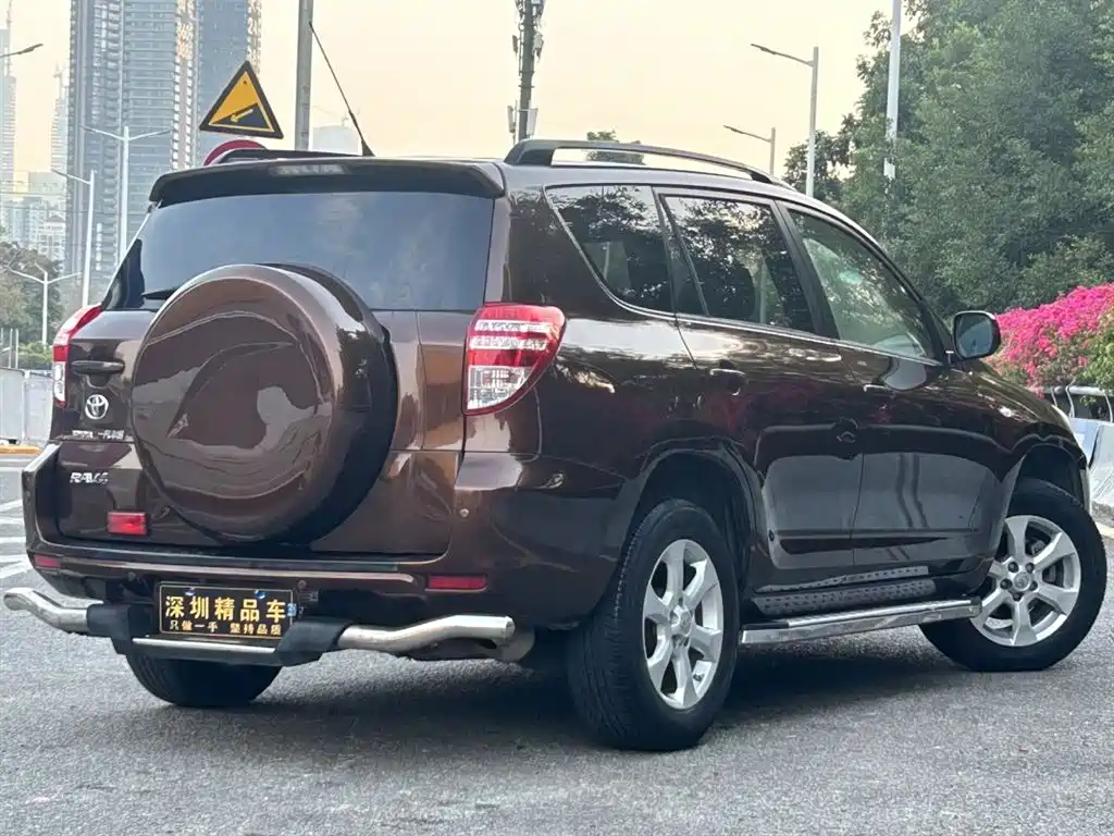 RAV4 2.0 L Auto Classic