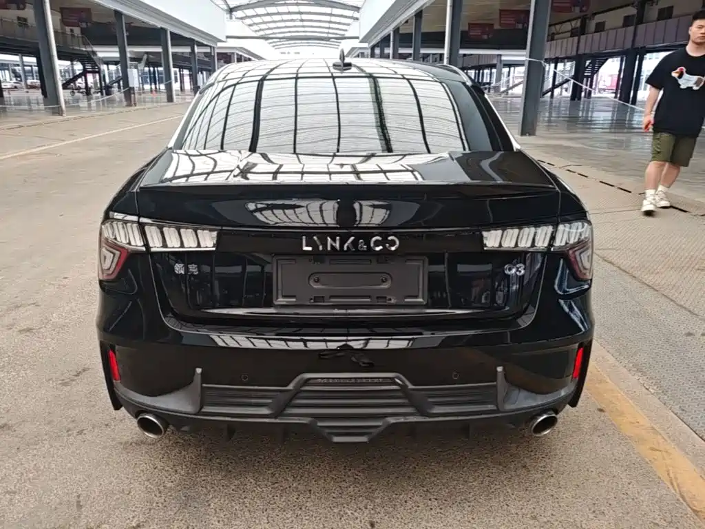 Lynk & Co 03 2.0 TD Auto Power Pro
