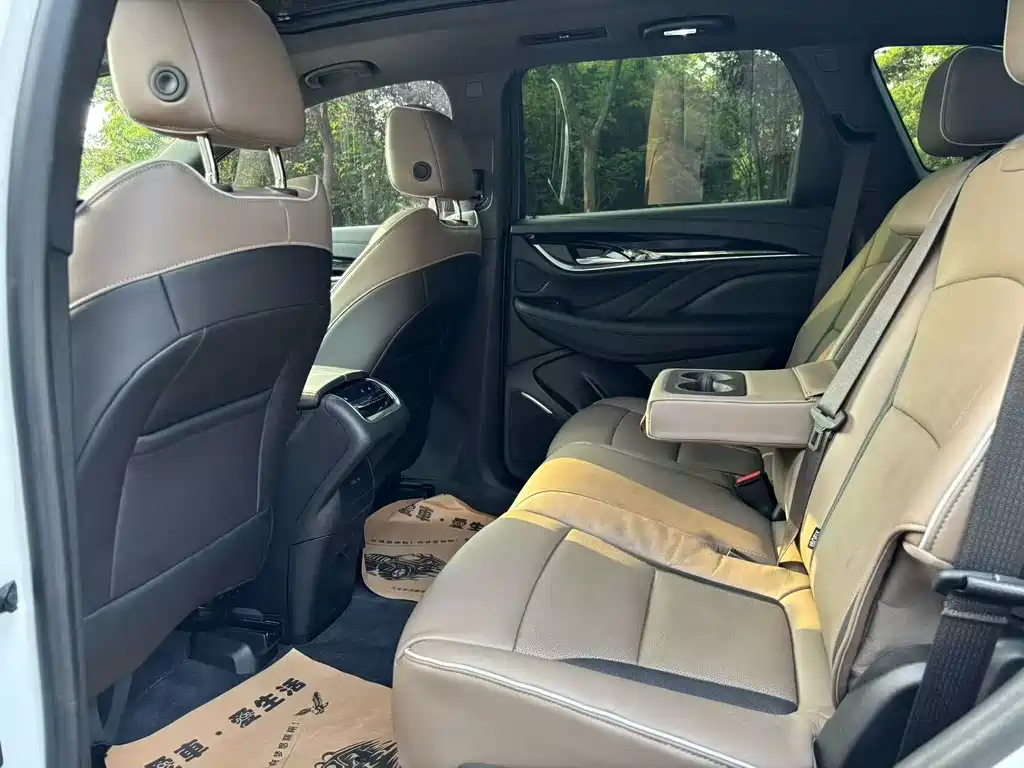 Enclave 28 T 4 WD Premium Flagship