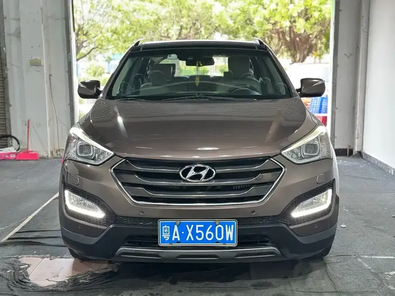 Hyundai Santa Fe 胜达 2013款 2.0 T 自动四驱尊贵型