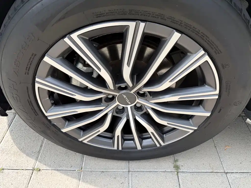 Jetour X70 PLUS 1.5 T DCT Brave PLUS 7-seat