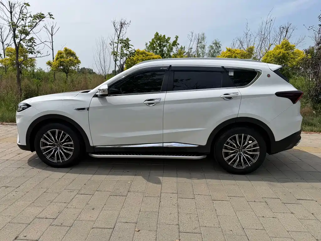 Jetour X70 PLUS 1.5 T DCT Brave PLUS 7-seat