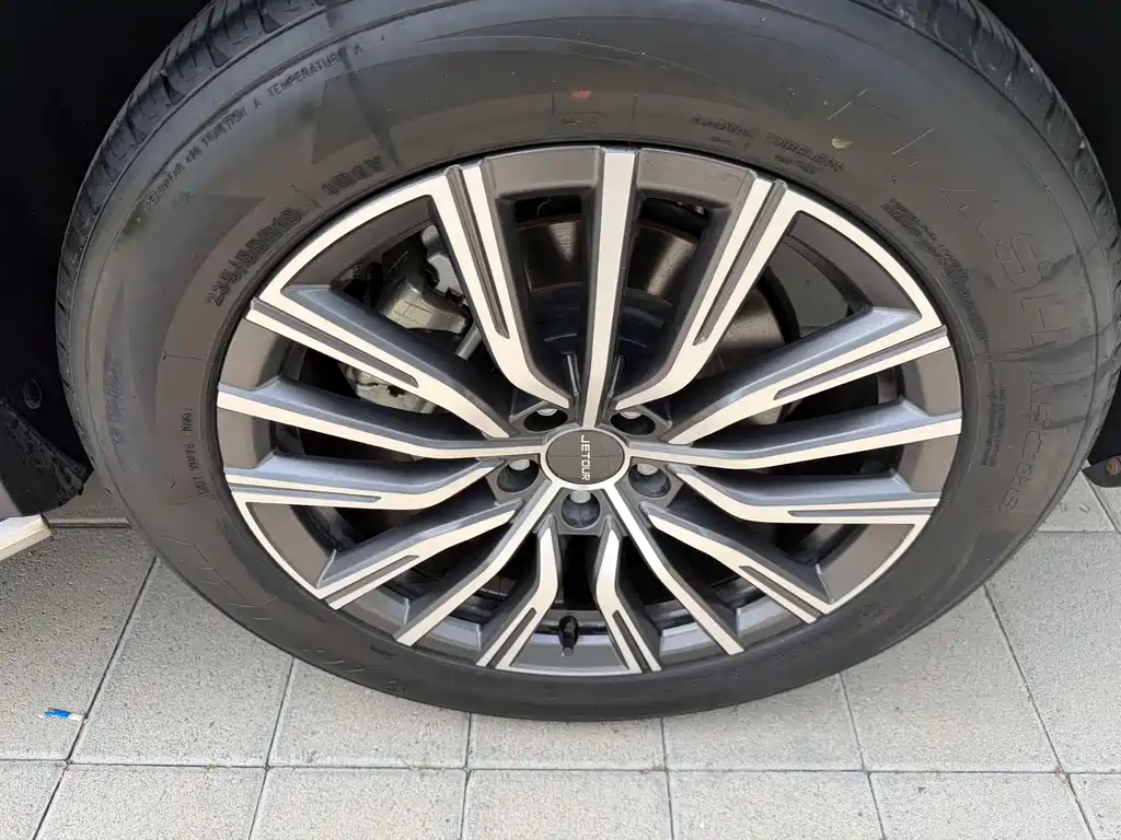 Jetour X70 PLUS 1.5 T DCT Brave PLUS 7-seat