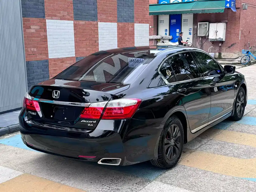 Accord 2.0 L LXS Elite