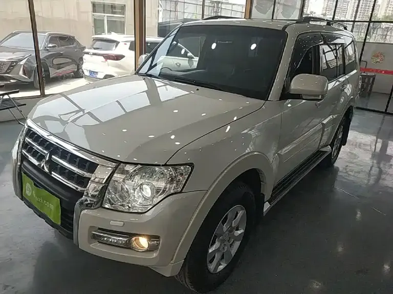 Mitsubishi Pajero (Import) 3.0 L Auto Standard CN-V