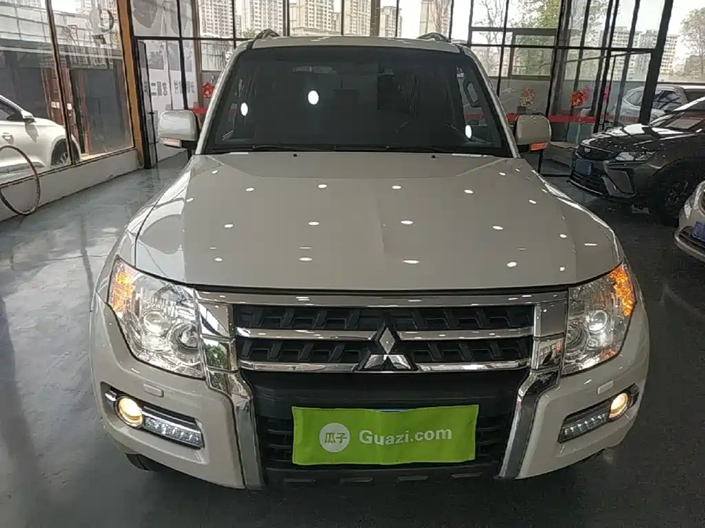 Pajero (Import) 3.0 L Auto Standard CN-V