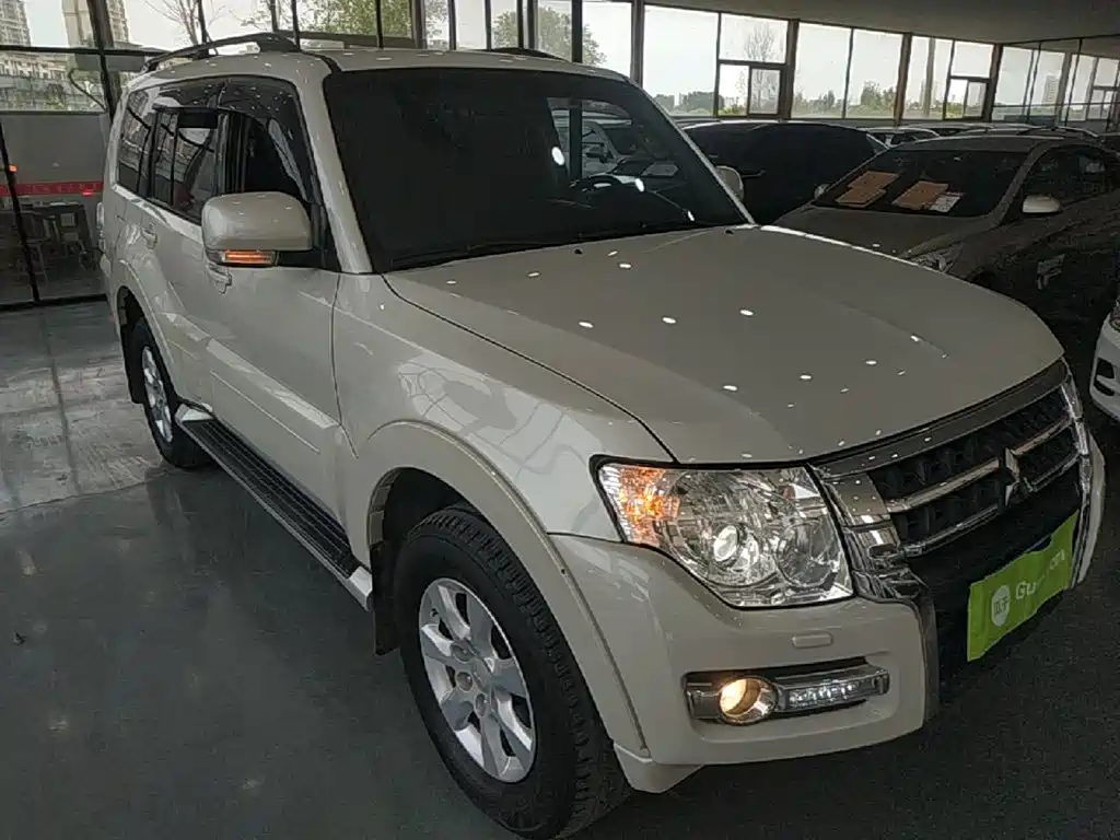 Pajero (Import) 3.0 L Auto Standard CN-V