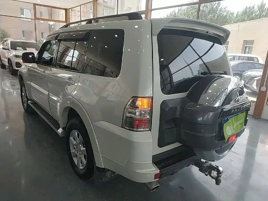 Pajero (Import) 3.0 L Auto Standard CN-V