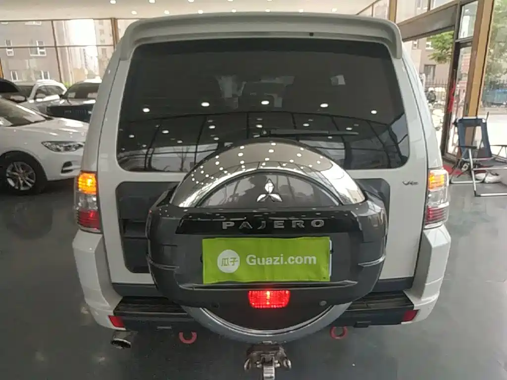 Pajero (Import) 3.0 L Auto Standard CN-V