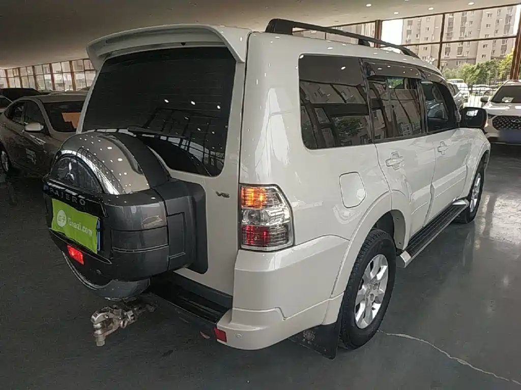 Pajero (Import) 3.0 L Auto Standard CN-V