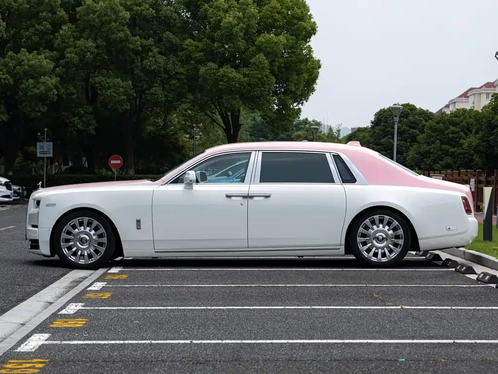 Phantom 6.7 T LWB Range