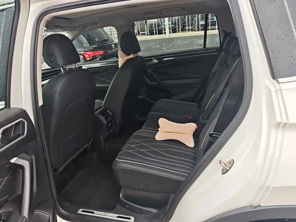 Tiguan L Facelift 330 TSI Auto 2 WD R-Line Premium