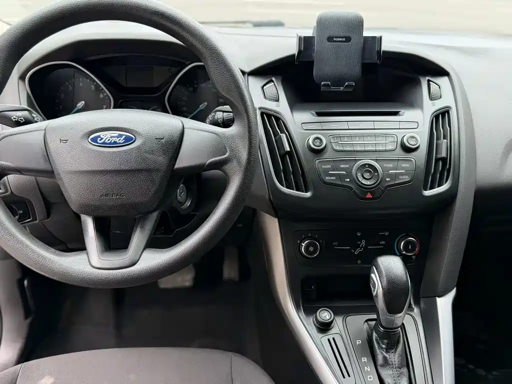 Focus Hatchback 1.6 L Auto Comfort