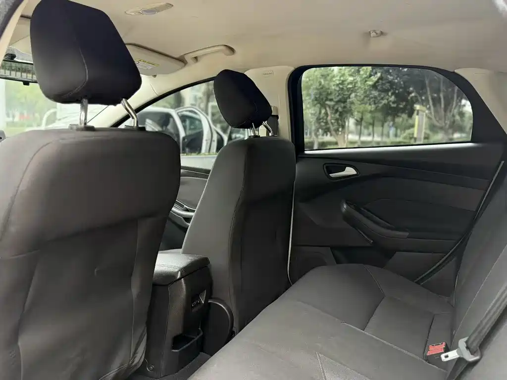 Focus Hatchback 1.6 L Auto Comfort