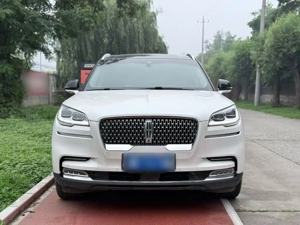 Aviator 3.0 T V6 4 WD Executive