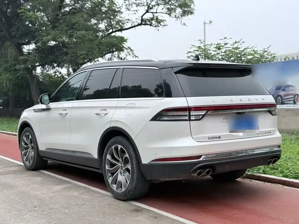 Aviator 3.0 T V6 4 WD Executive