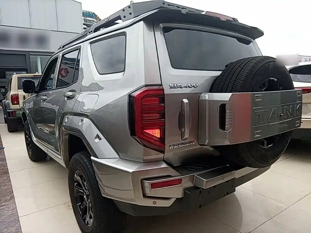Tank 400 NEV Hi4-T Offroad