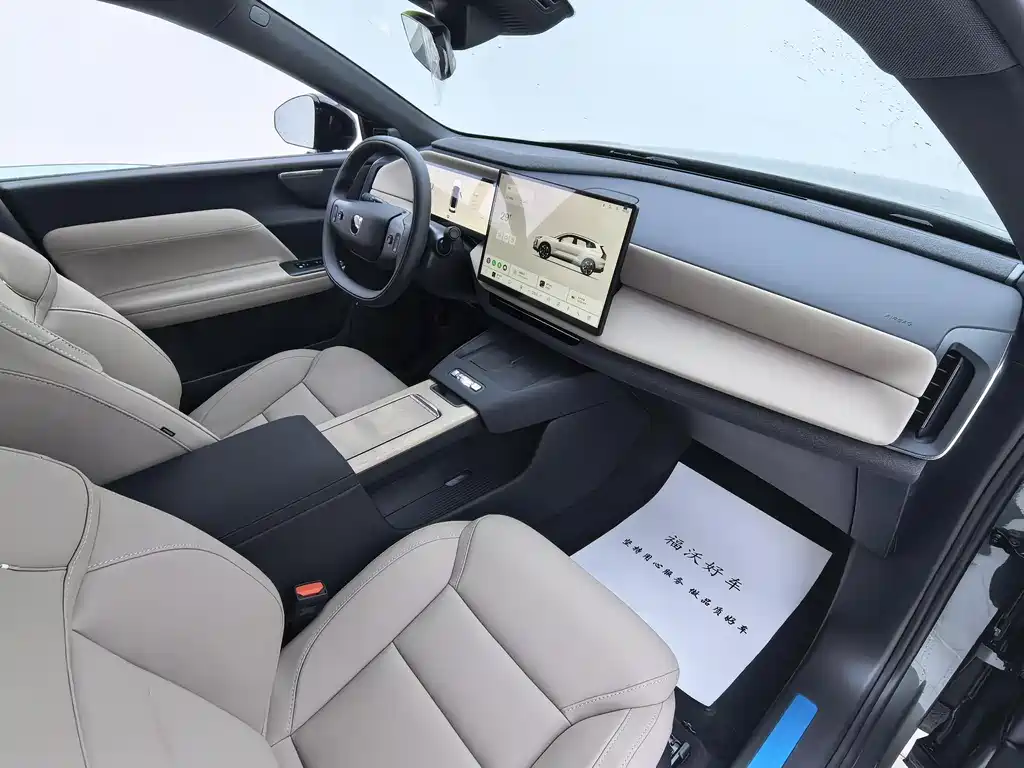 Volvo XC70 PHEV 沃尔沃XC70插电式混动 2026款 四驱超长续航Core