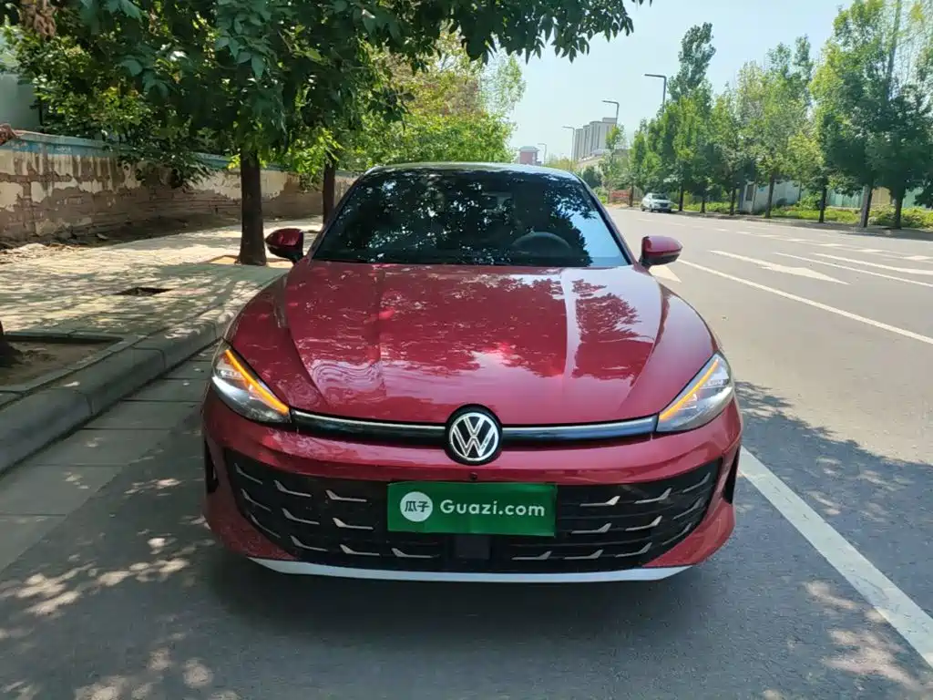 Lamando Lamando L 300 TSI