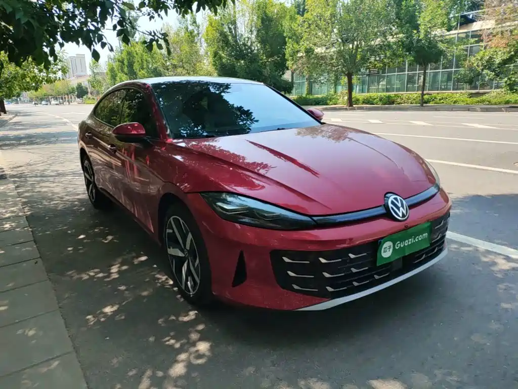 Lamando Lamando L 300 TSI