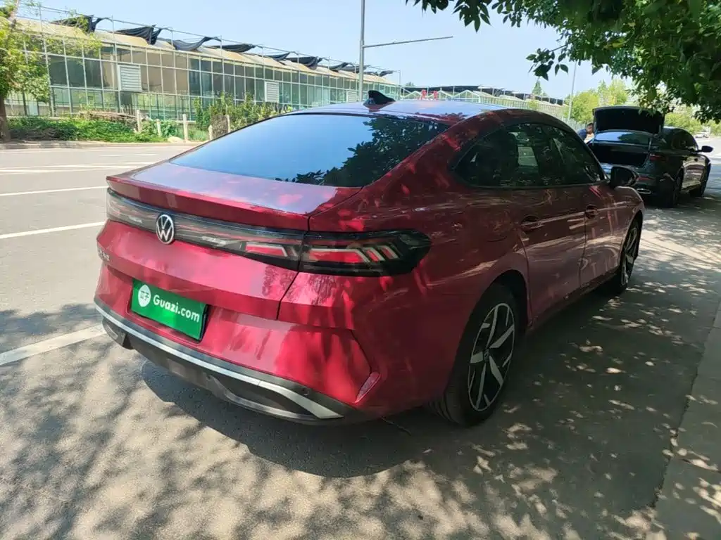Lamando Lamando L 300 TSI