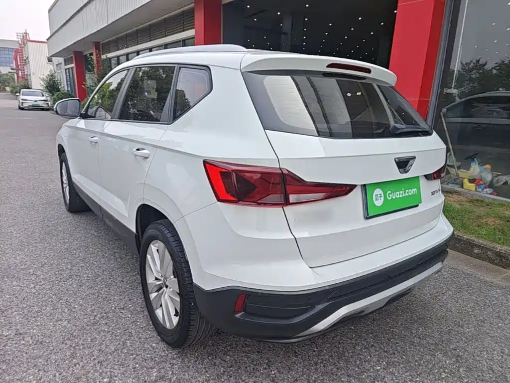 Jetta VS5 280 TSI Auto Progressive