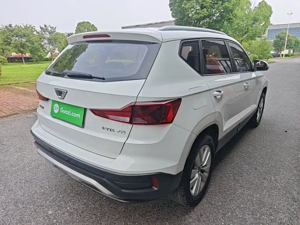 Jetta VS5 280 TSI Auto Progressive