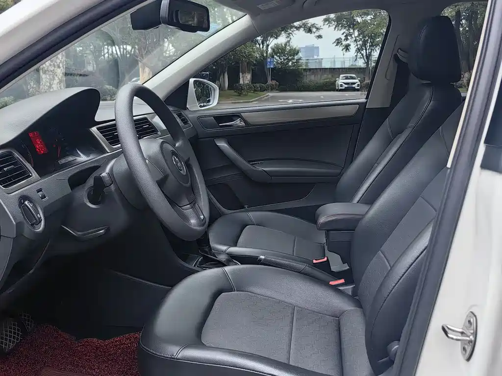 Santana 1.6 L Auto Comfort
