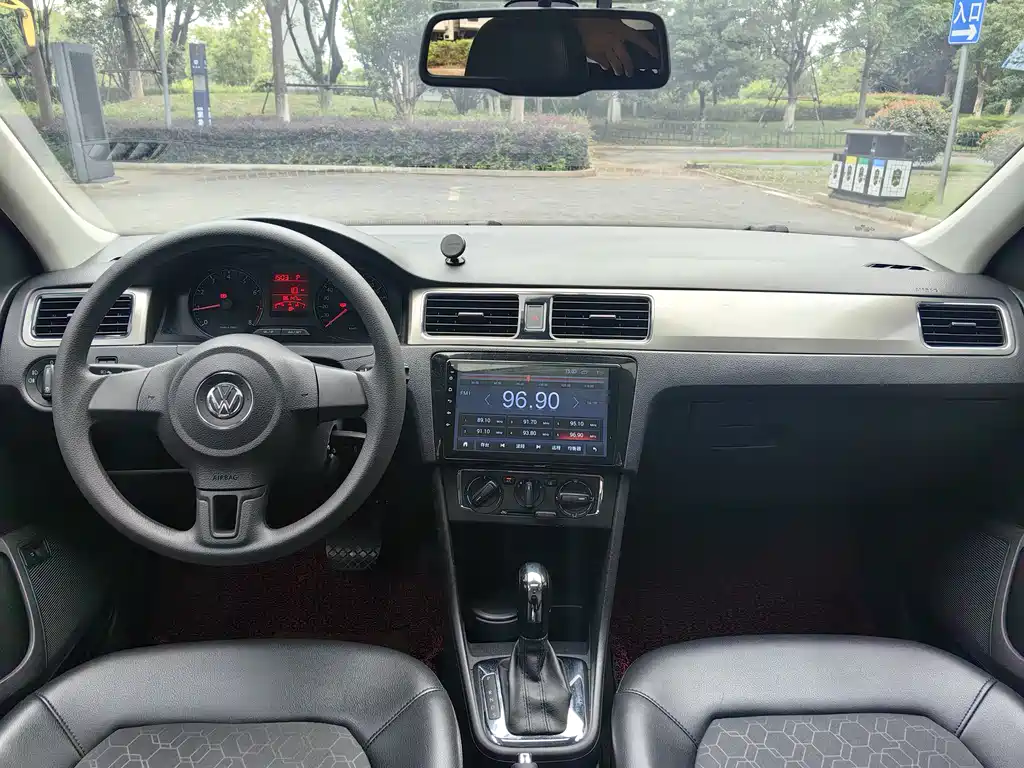 Santana 1.6 L Auto Comfort