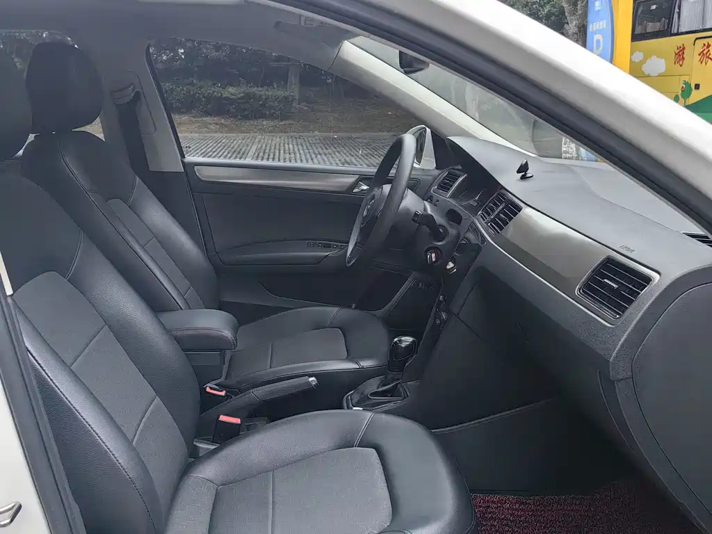 Santana 1.6 L Auto Comfort