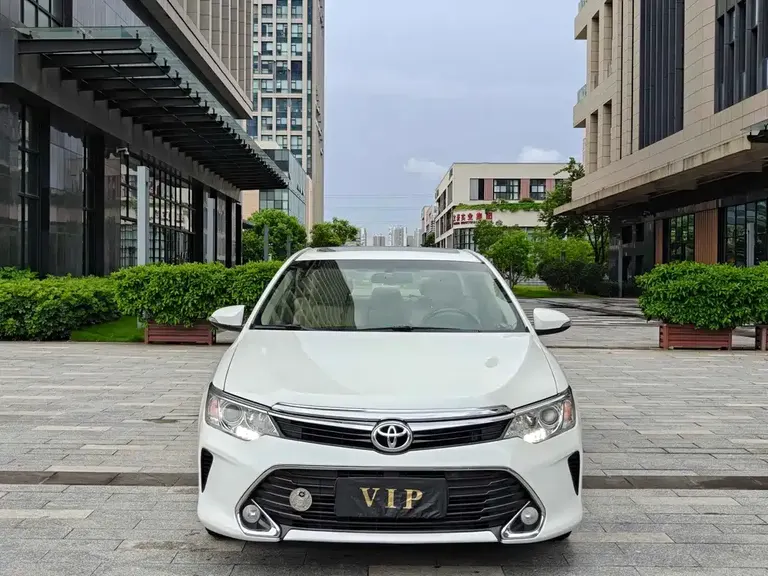 Toyota Camry 2.0 G 10 th Anniversary Commemorative Leading