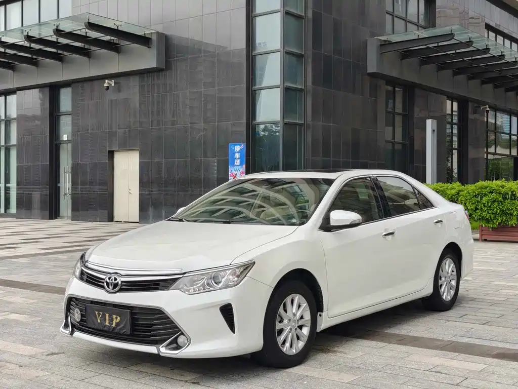 Camry 2.0 G 10 th Anniversary Commemorative Leading