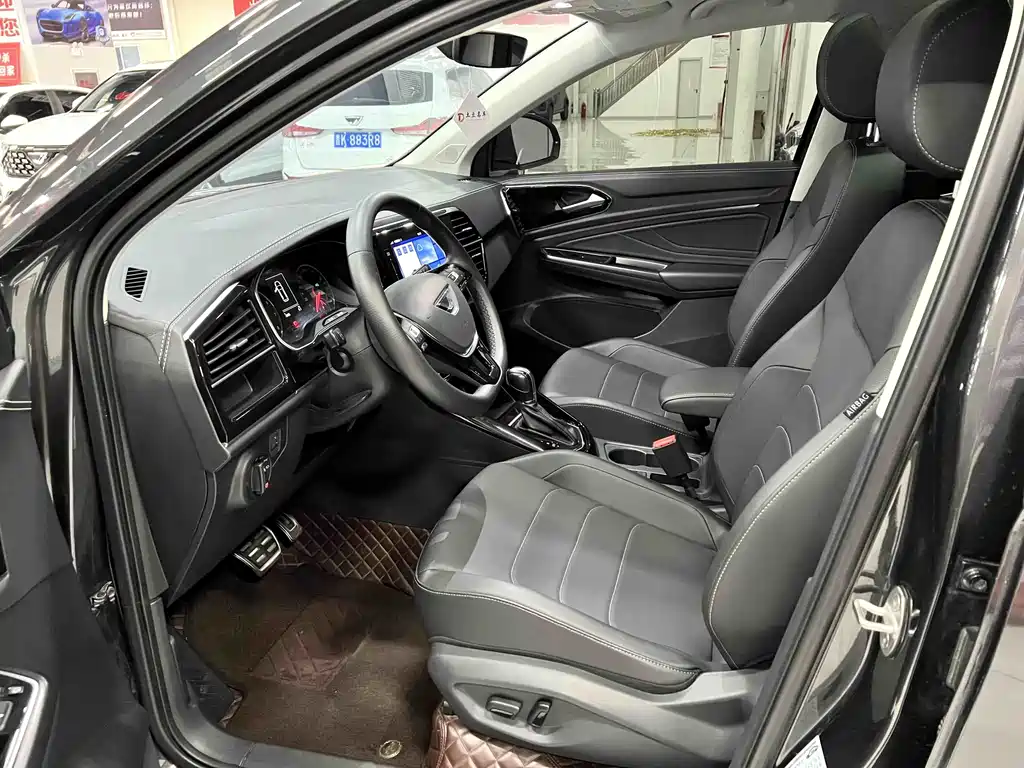 Jetta VS7 捷达VS7 2021款 1.4 T 自动荣耀版