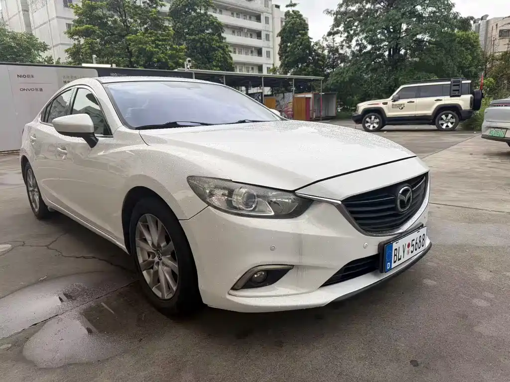 Atenza 2.0 L Blue Sky Luxury