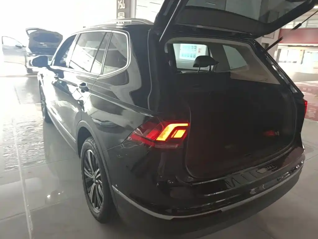 Tiguan L 330 TSI Auto 2 WD Smart Enjoyment