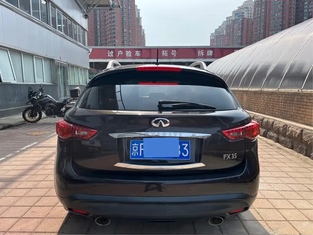Infiniti FX FX35 Standard