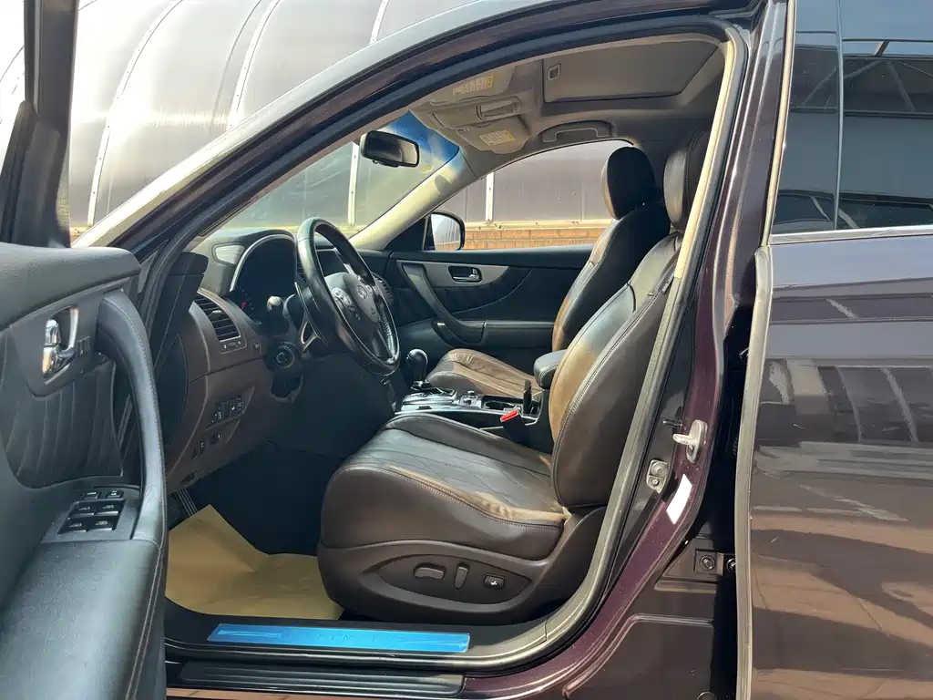 Infiniti FX FX35 Standard