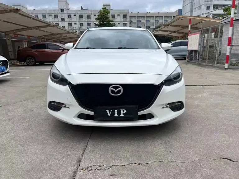 Mazda 3 Axela Sedan 1.5 L Auto Luxury CN-V