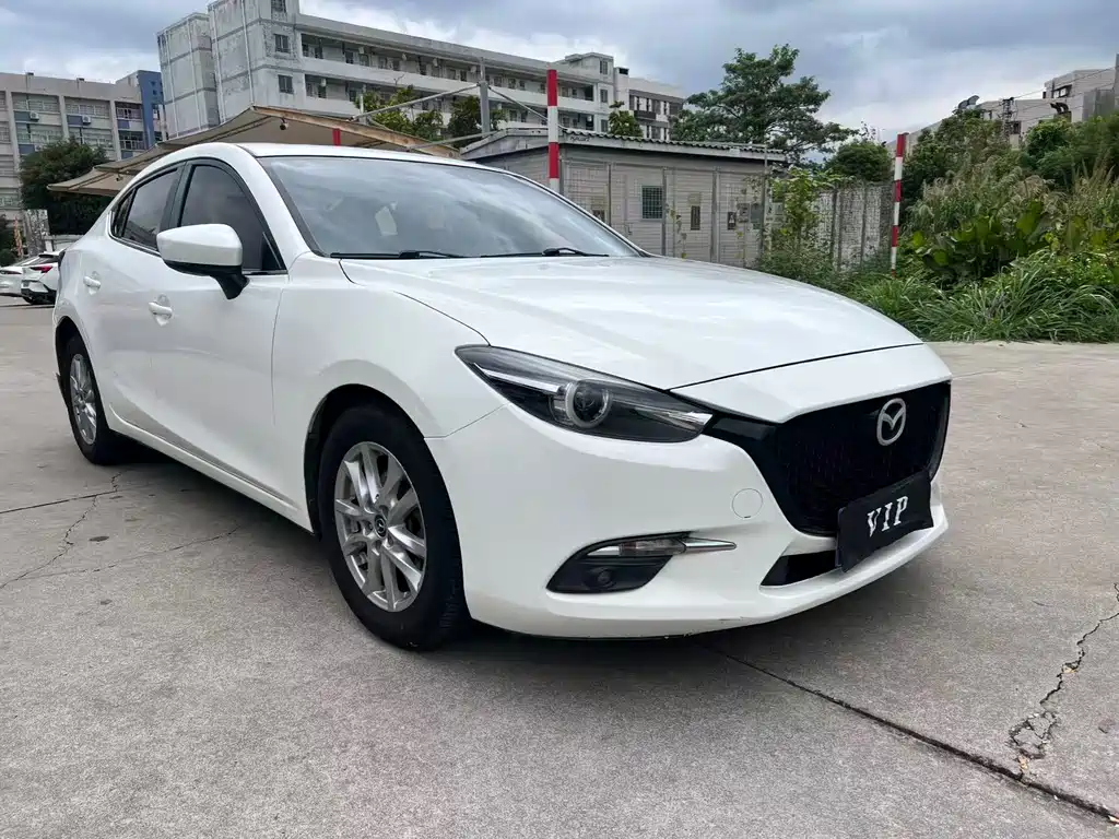 Mazda 3 Axela Sedan 1.5 L Auto Luxury CN-V