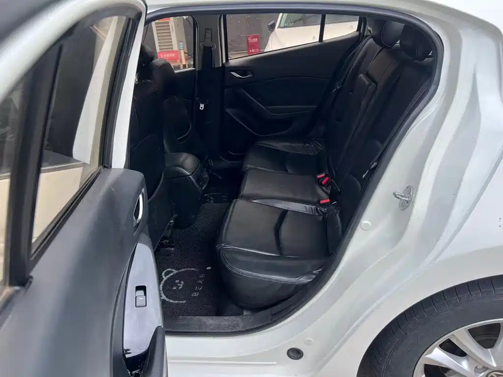 Mazda 3 Axela Sedan 1.5 L Auto Luxury CN-V