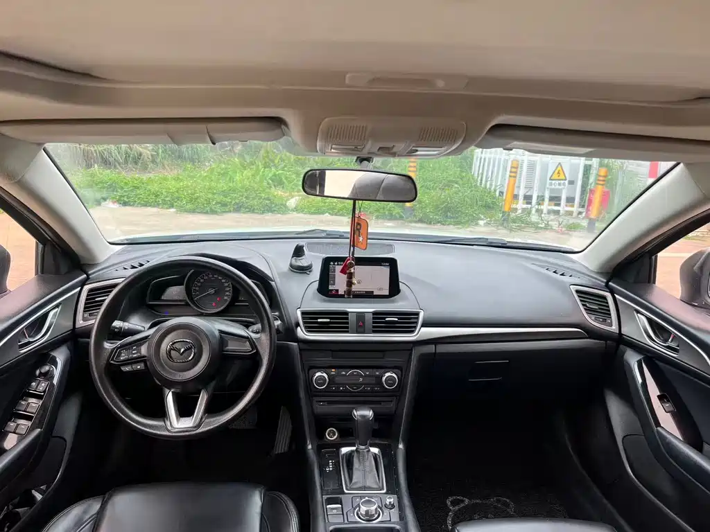Mazda 3 Axela Sedan 1.5 L Auto Luxury CN-V