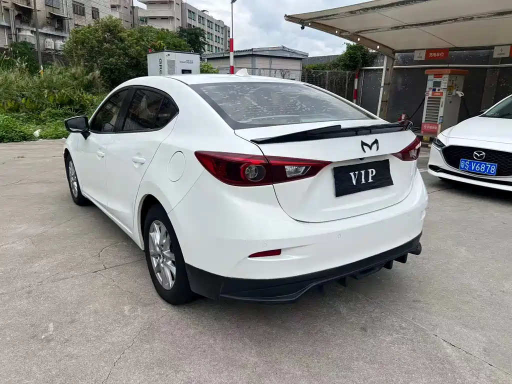 Mazda 3 Axela Sedan 1.5 L Auto Luxury CN-V