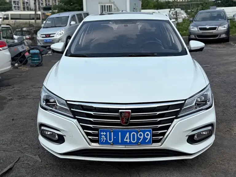 Roewe i5 1.5 L Auto 4 G Connected Leading Luxury Flagship