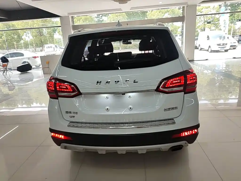 Haval H6 哈弗H6 2018款 红标 运动版 1.5 T 自动两驱尊贵型