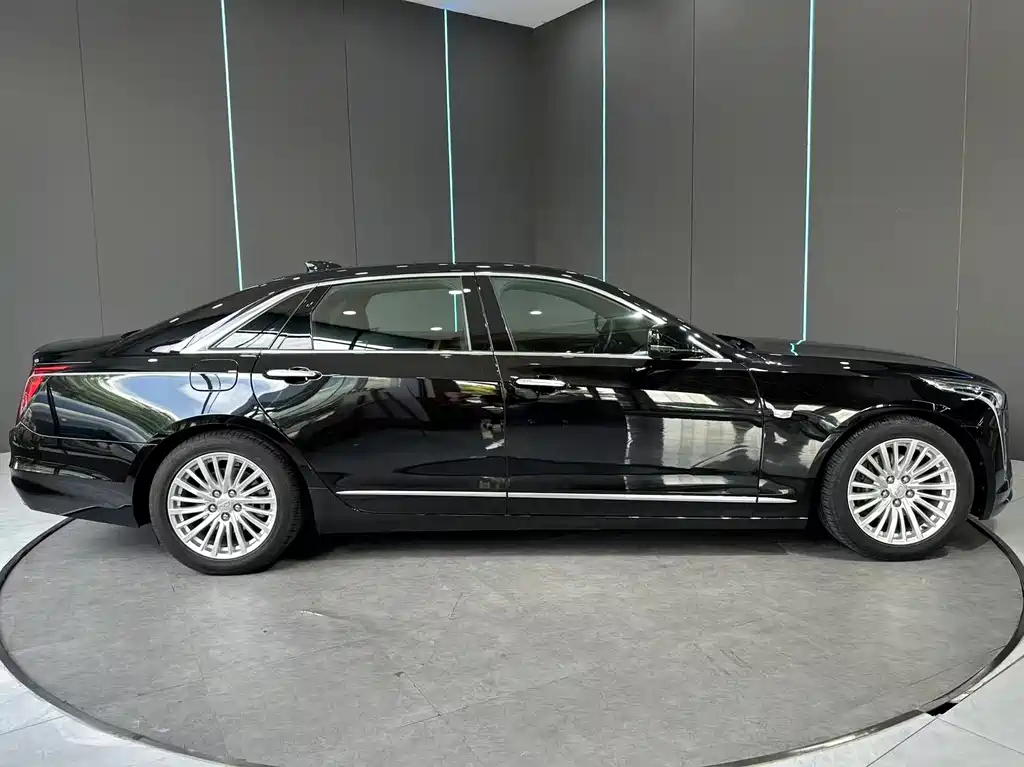 Cadillac CT6 28 T Style