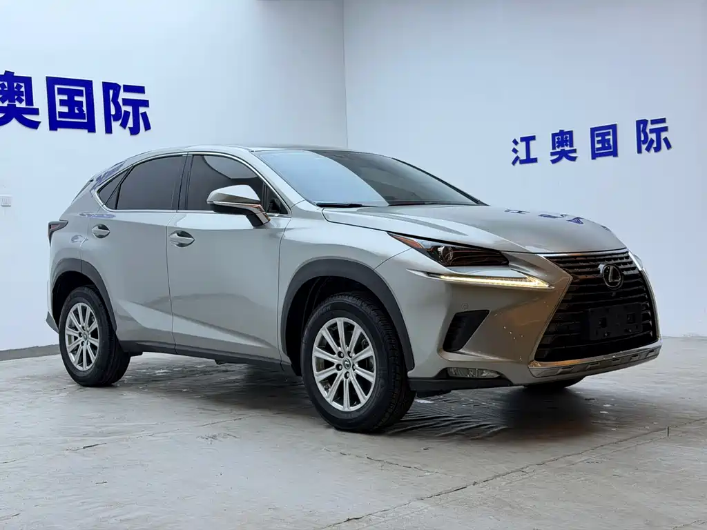 Lexus NX 200 FWD Sharp Travel CN-V