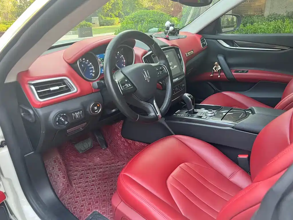 Ghibli 3.0 T Standard