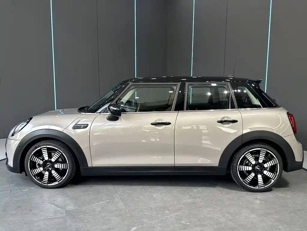 MINI 2.0 T COOPER S Artist 5-door